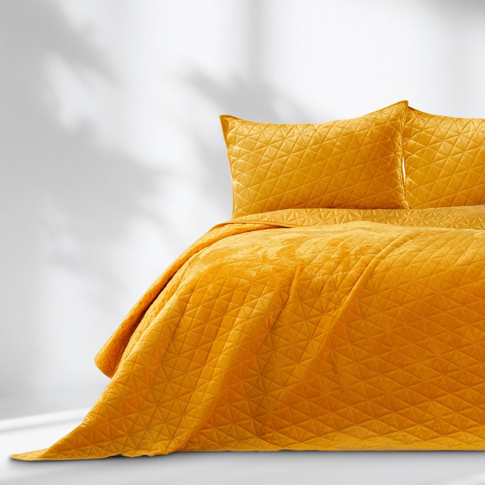 Sárga bársony steppelt ágytakaró 260x280 cm Laila – AmeliaHome