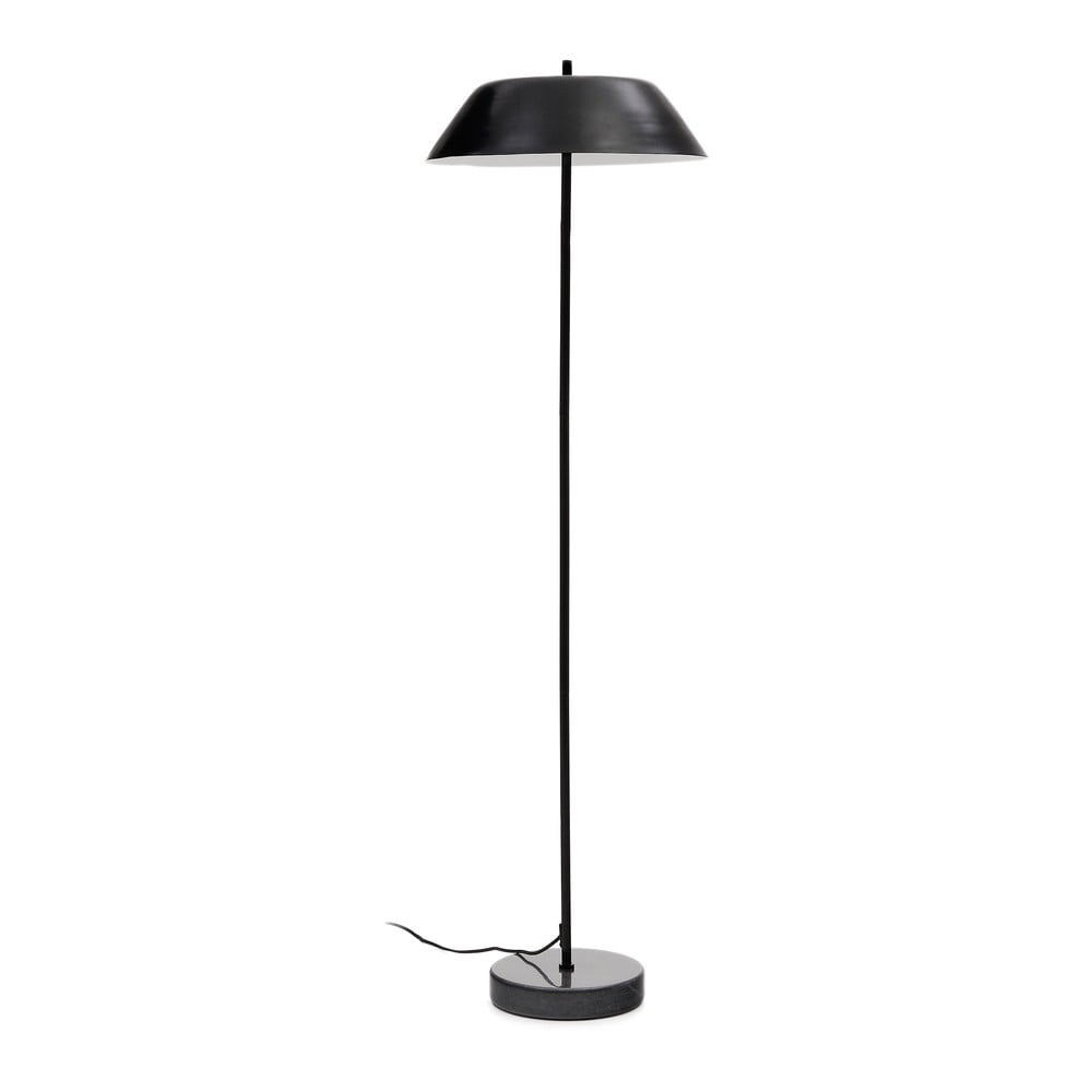Fekete állólámpa fém búrával (magasság 153 cm) Sayra – Kave Home