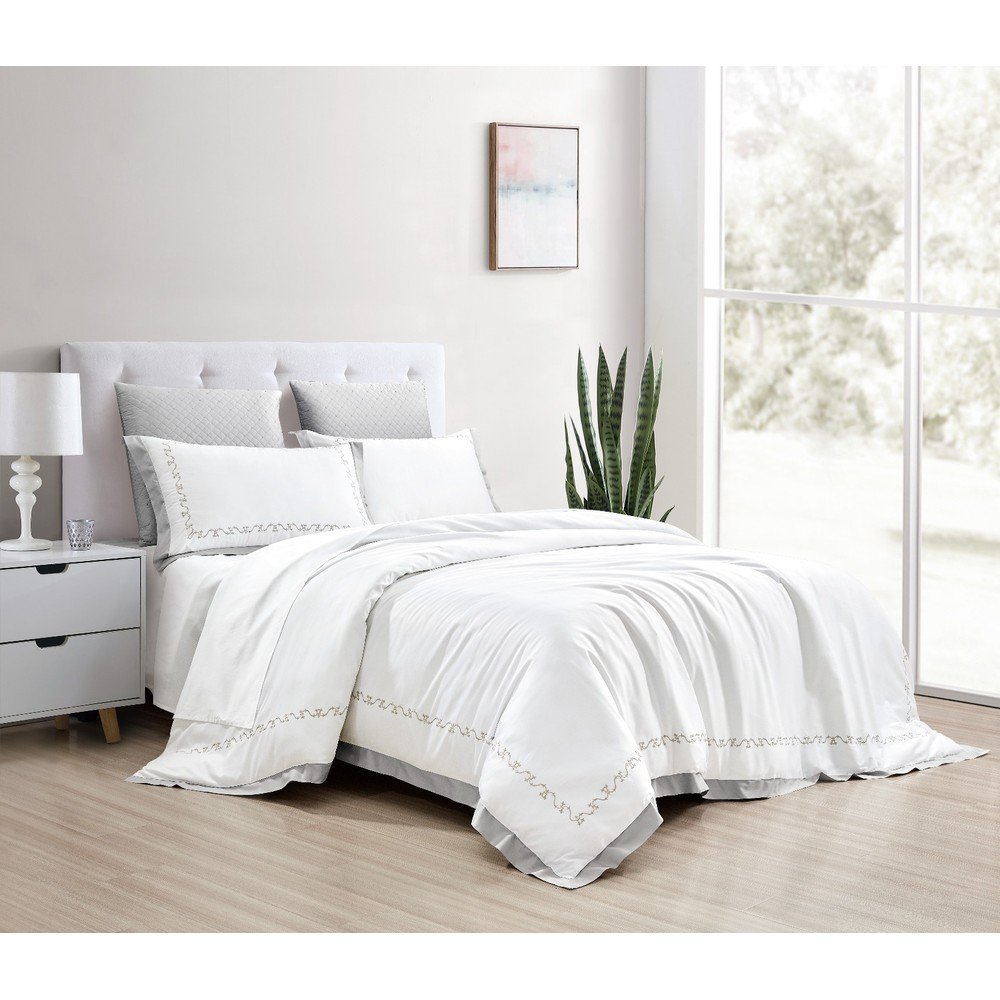 Fehér kétszemélyes-hosszabbított pamut-szatén ágyneműhuzat lepedővel-hatrészes 240x220 cm Diana – Mila Home Luxury